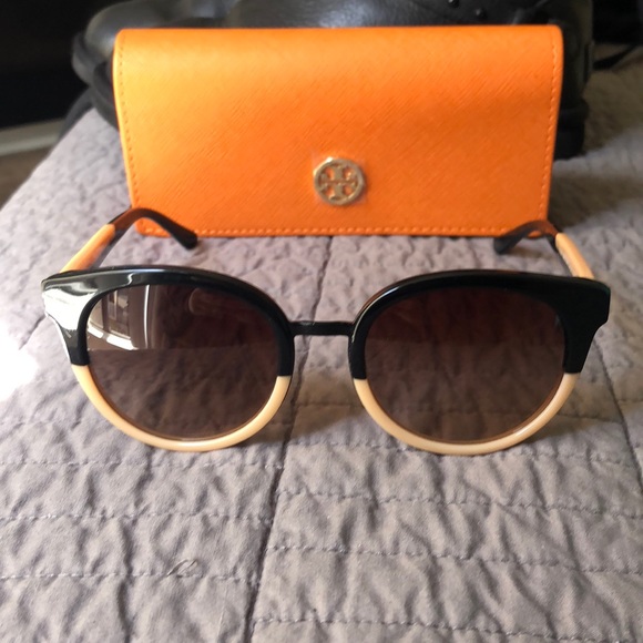 Tory Burch Accessories - Tory Burch two tone sunglasses 😎 plus case